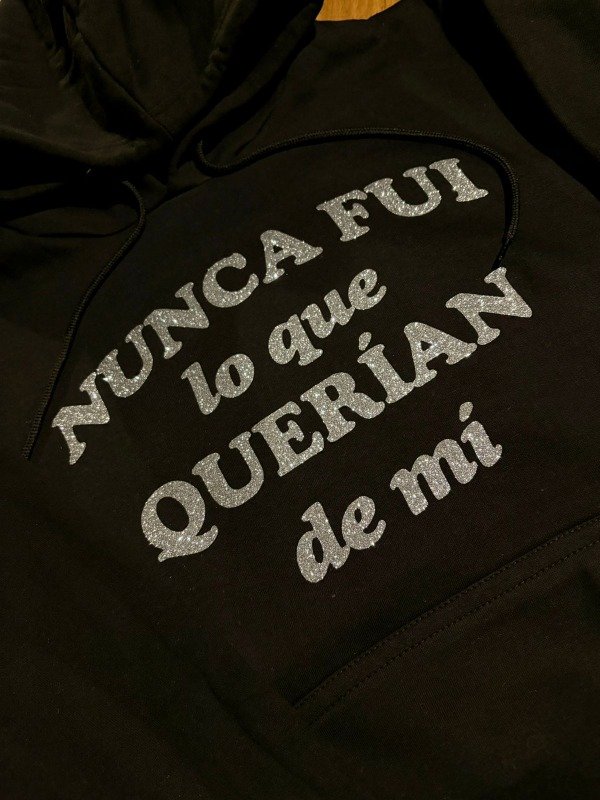 Producto - BUZO NUNCA FUI GLITTER