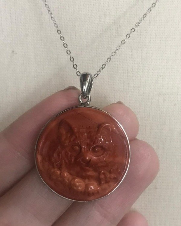 Producto - DIJE GATO TALLADO EN JASPE ROJO PLATA 925