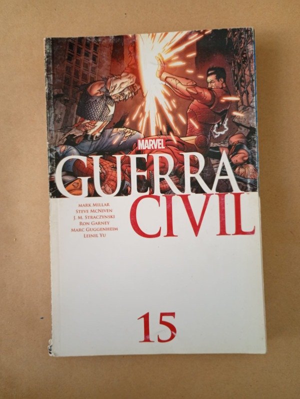 Producto - Guerra civil #15 - Millar McNiven Straczynski - Marvel Clarín 2016