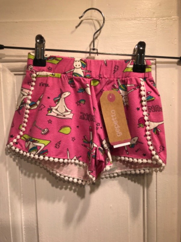 Producto - Short GEPETTO rosa con unicornios Nuevo c/etiqueta Talle 4 años - PRECIO: 24X