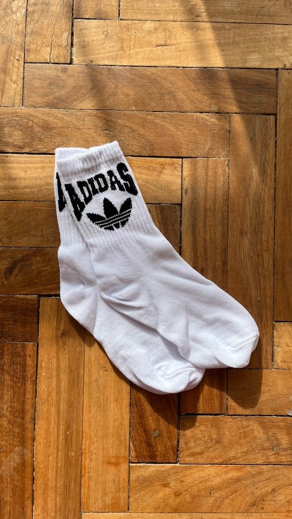 Producto - ADIDAS BLANCA LETRA VINTAGE NEGRA
