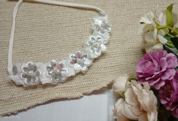 Producto - Vinchita flores plateadas