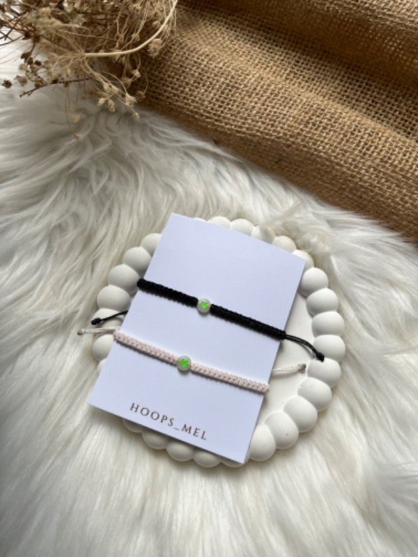 Producto - Pulseritas para compartir el dije brilla en la oscuridad l