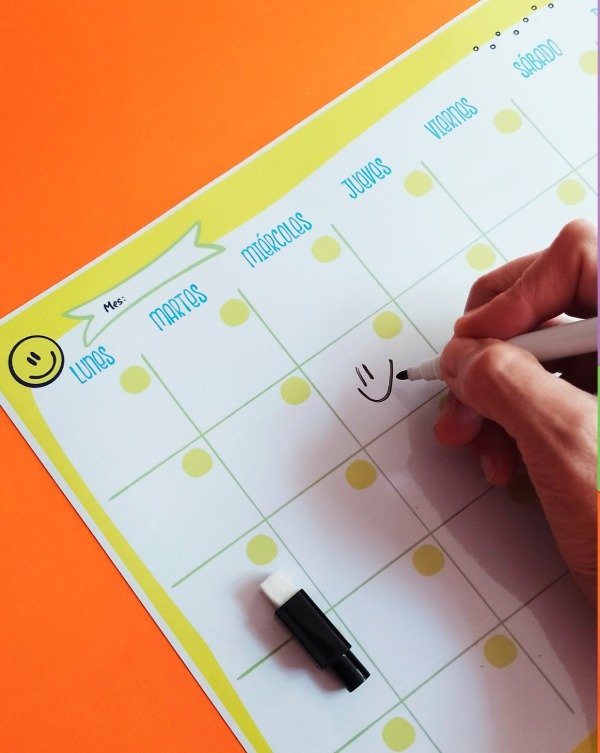 Producto - Pizarra Mensual Magnética HAPPY