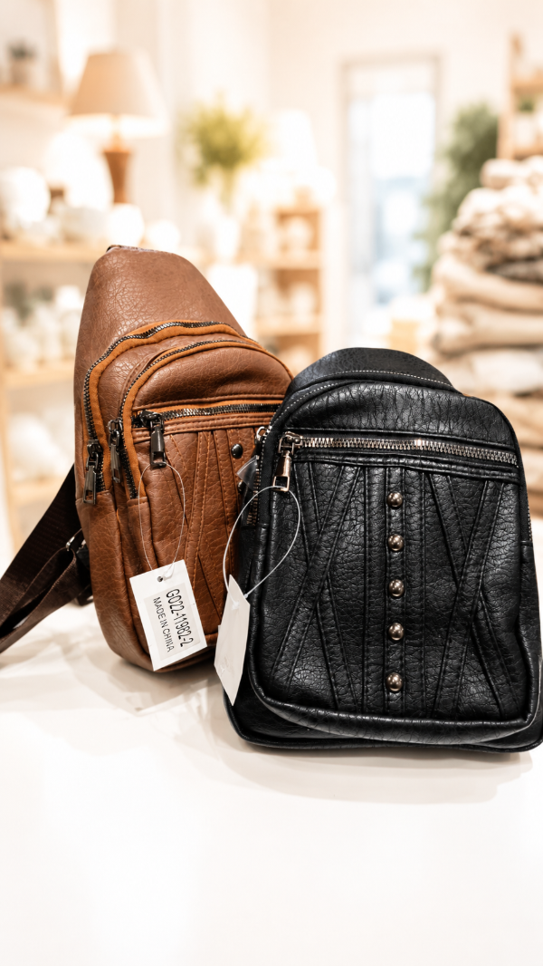 Producto - Mochila bandolera en eco cuero