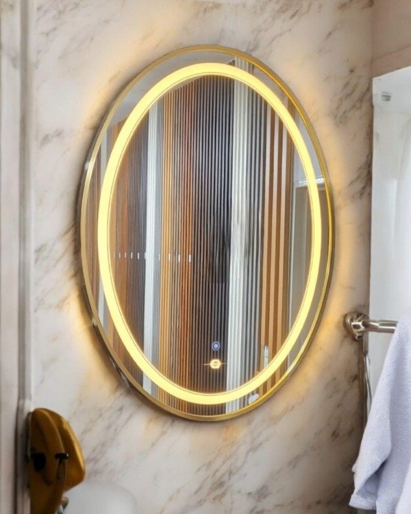 Producto - Espejo Ovalado Con Marco De Aluminio Y Luz Led