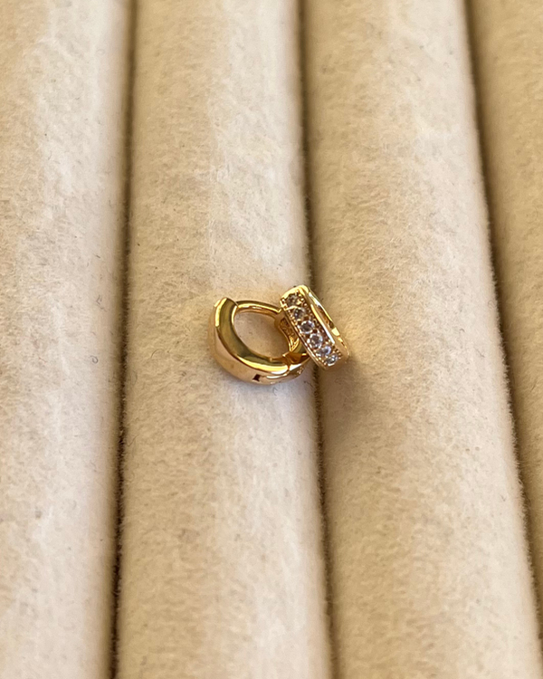Producto - Argollitas mini clásicas con cubic enchapadas en oro 18k 0.8cmd