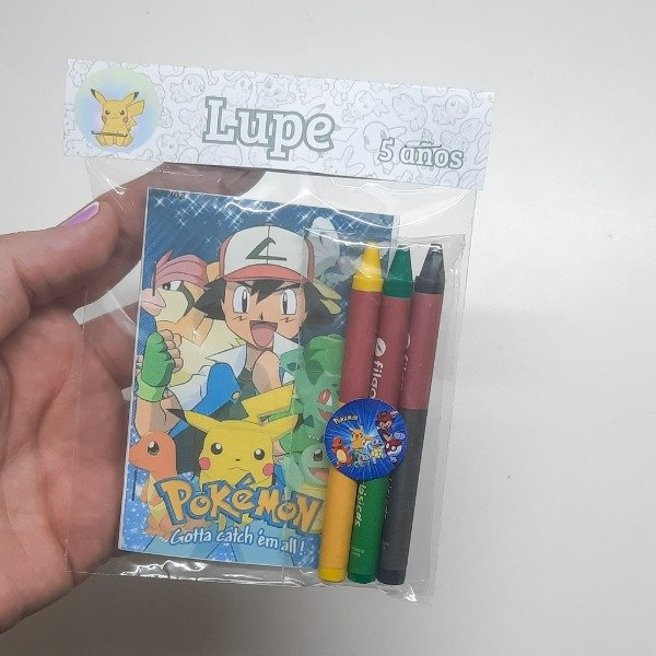 Producto - libro con crayones Pokemón