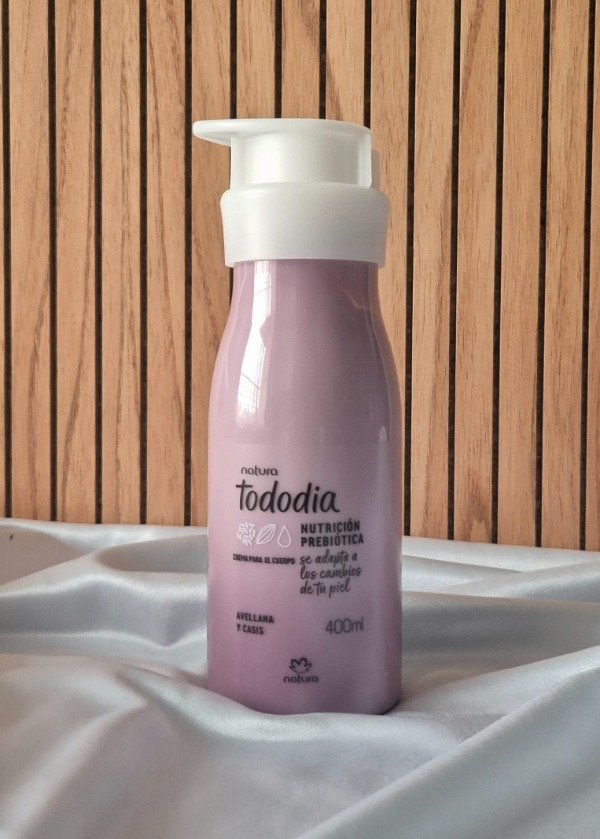 Producto - Crema Corporal Avellana y Casis 400ml