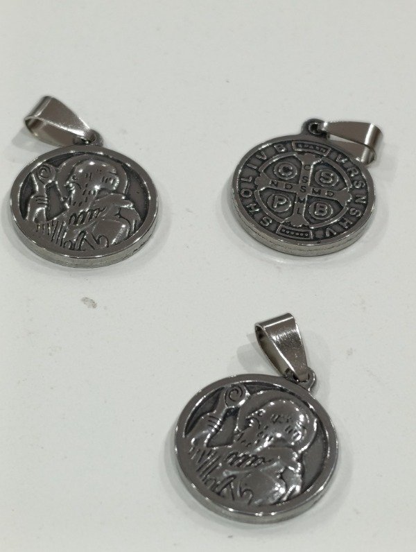 Producto - Dije San Benito macizo - 2