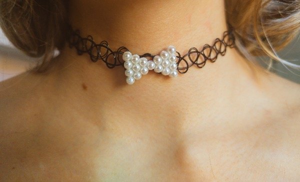 Producto - Choker de perlas moño