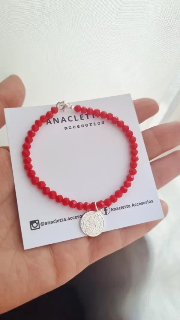 Producto - Pulsera con medalla san benito con bolitas rojas plata 925