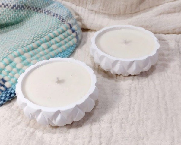 Producto - VELA LÁGRIMA AROMÁTICA EN ENVASE DE YESO