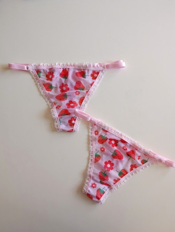 Producto - Tanga frutillita