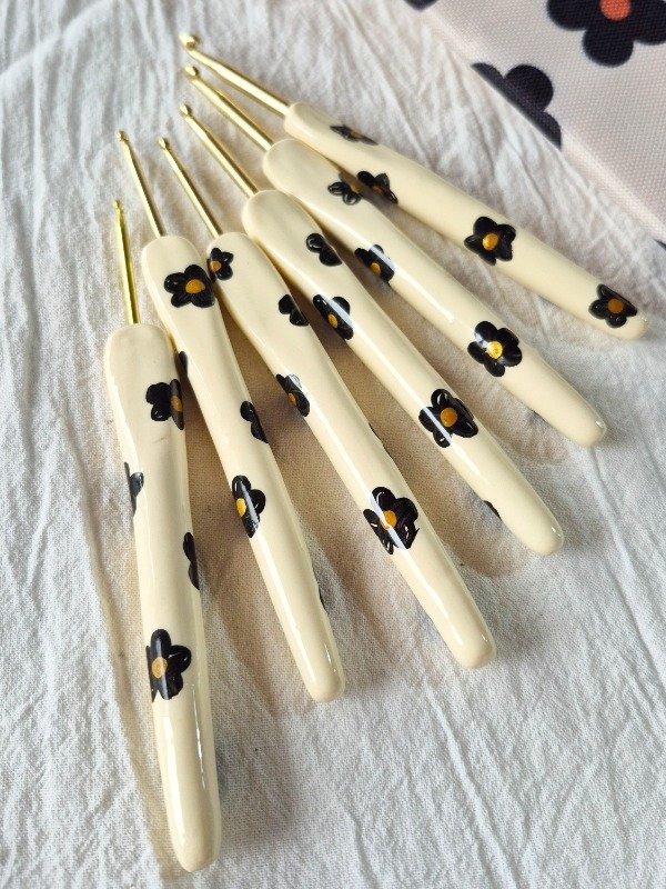 Producto - 6 VARITAS FLOR NEGRA + ESTUCHE DE REGALO!