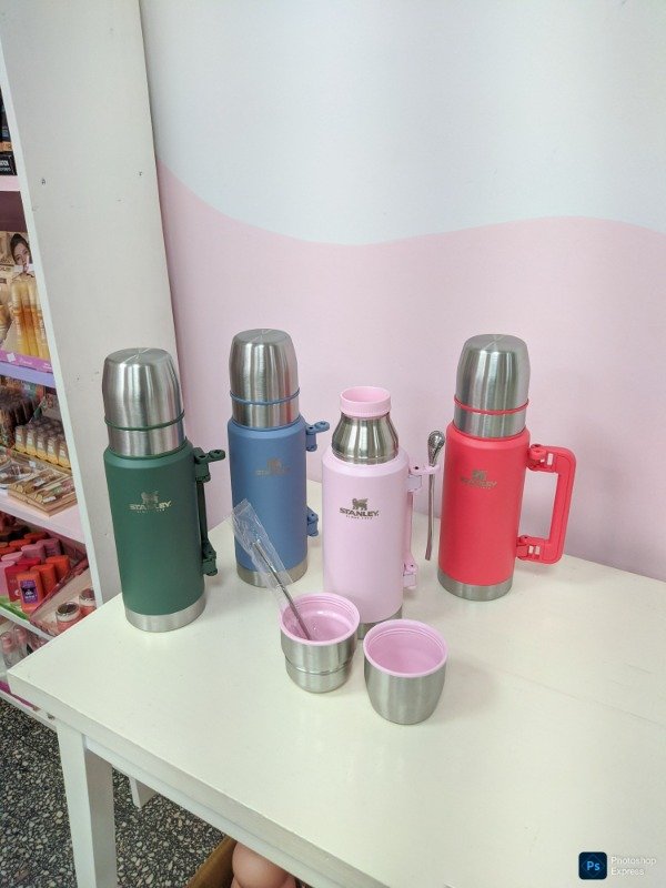 Producto - Termo simil stanley 1300ml con mate y bombillas con manija