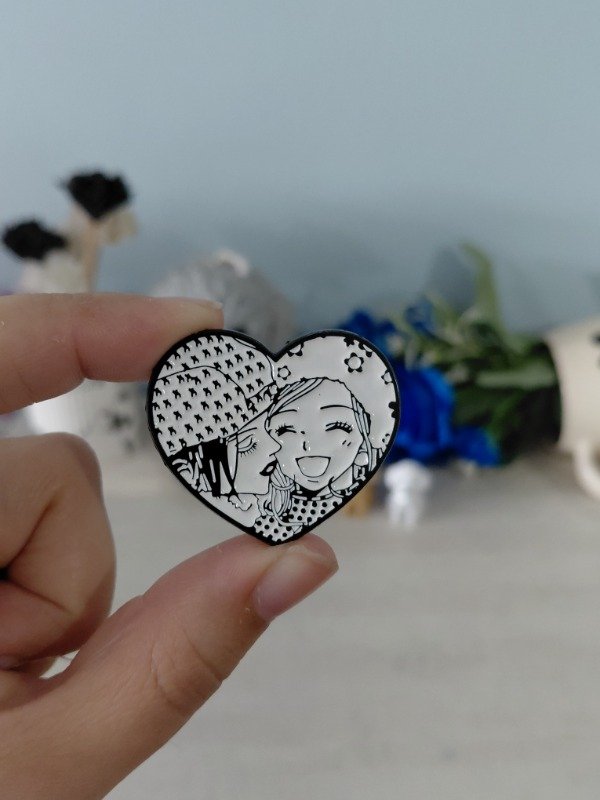 Producto - Pin metalizado - Nana #1377