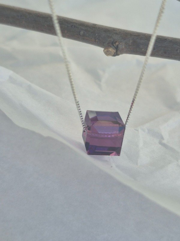 Producto - Collar con cubo cristal Sw - 7