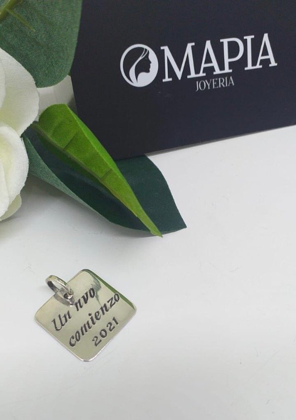 Producto - DIJE CUADRADO PERSONALIZADO CON GRABADO PLATA 925