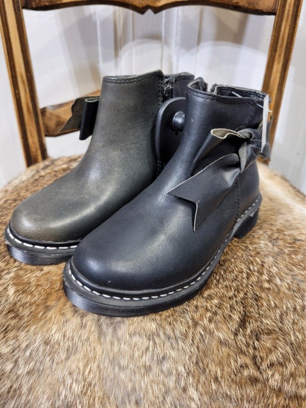Producto - Botas CARA Y SECA negras con moño NUEVAS Talle 26 - PRECIO: 56X