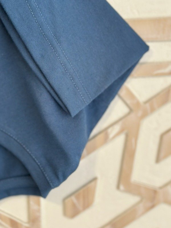 Producto - Mangas Cortas Escote V Celeste Aero