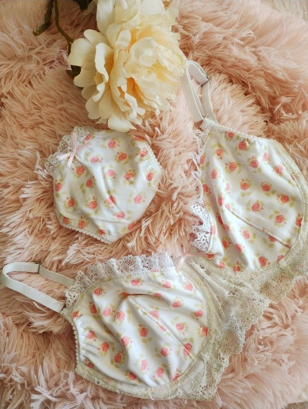 Producto - Conjunto Rosa de Abril