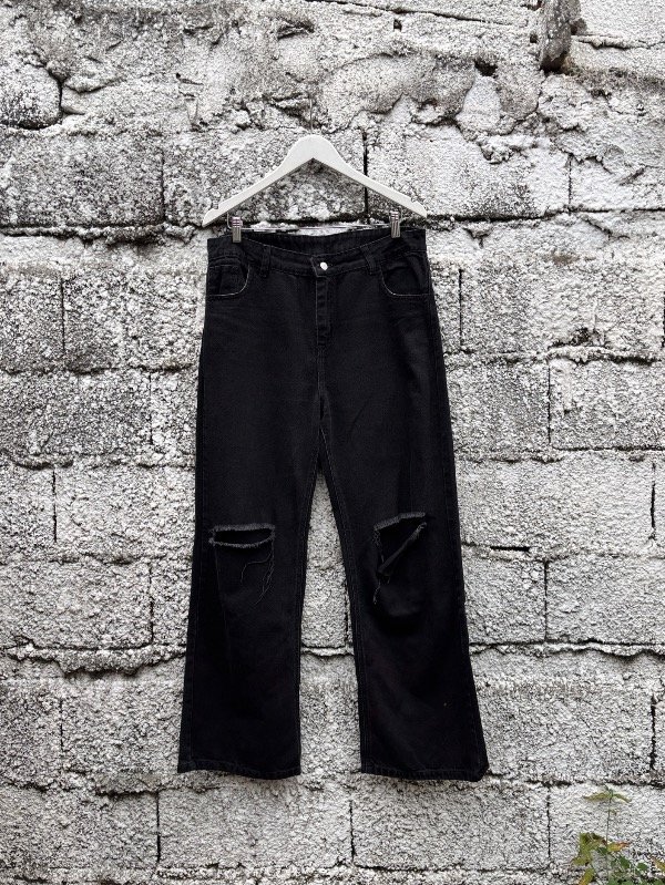 Producto - jean recto con roturas