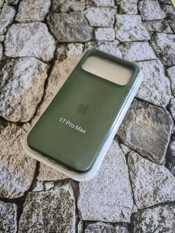 Producto - Funda silicone case logo Iphone 17 Pro Max verde oscuro
