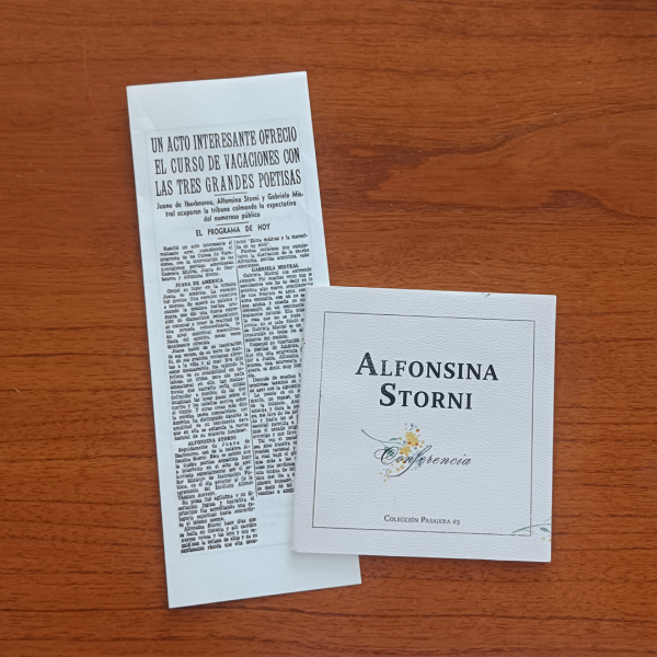 Producto - Alfonsina Storni. Entre un par de maletas a medio abrir...