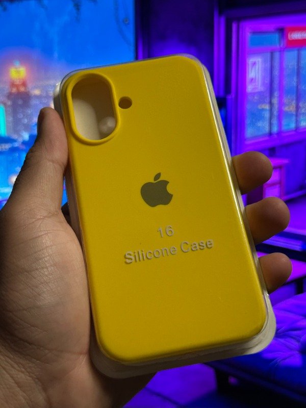 Producto - FUNDA SILICONE IPHONE 16 (AMARILLO)