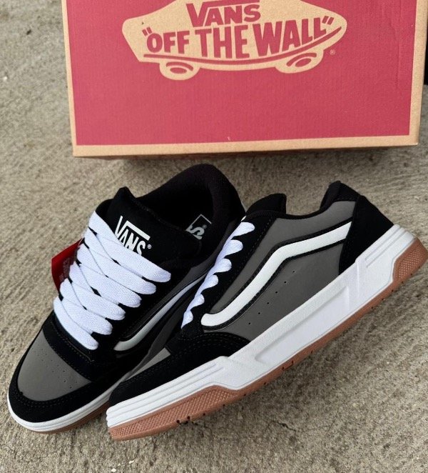 Producto - Vans hylane negro y gris