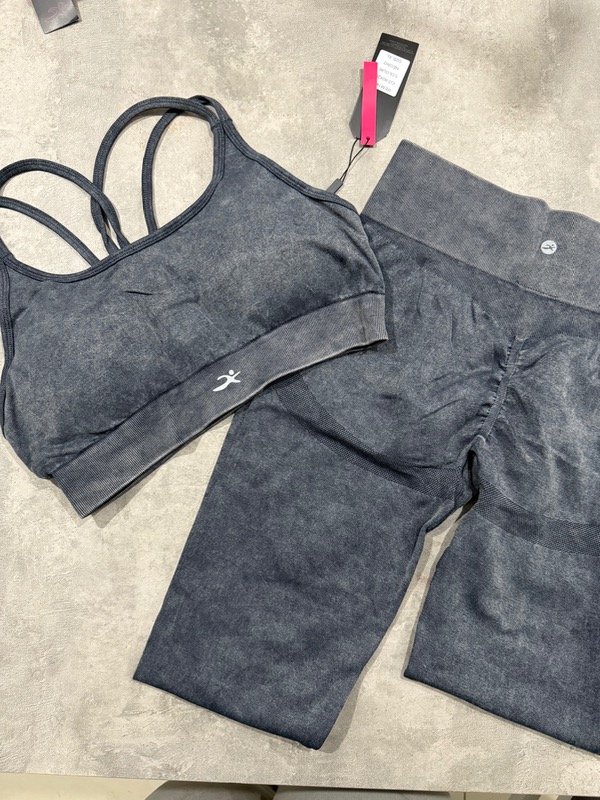 Producto - SET SEAMLESS PREMIUM NEGRO