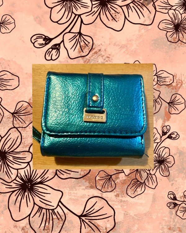 Producto - Billetera chica símil cuero metalizada Celeste