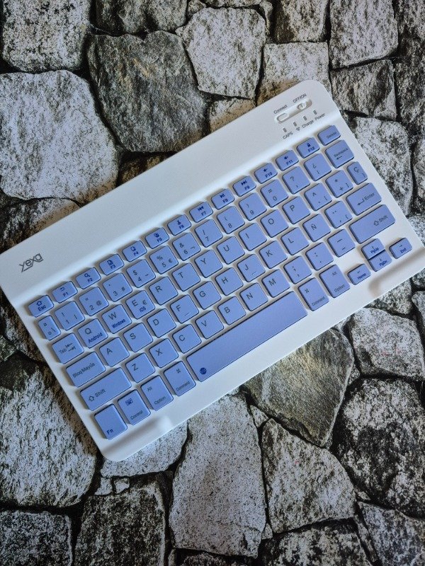 Producto - Teclado ultrafino Bluetooth lila/celeste