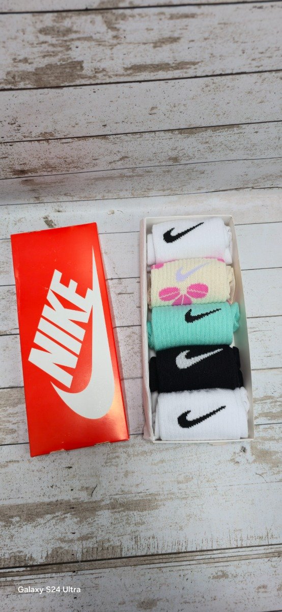 Producto - Caja de 5 pares de medias nike modelo 2