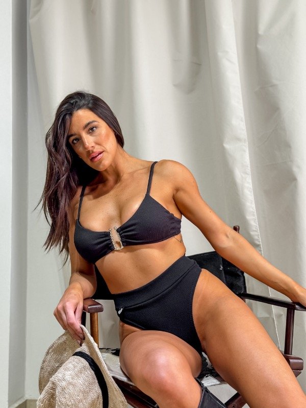 Producto - Bikini Paris negra textura gruesa