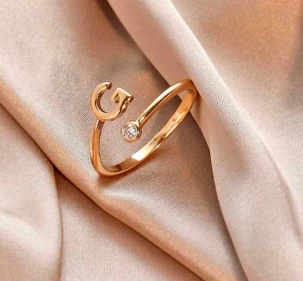 Producto - Anillo con inicial y cubic