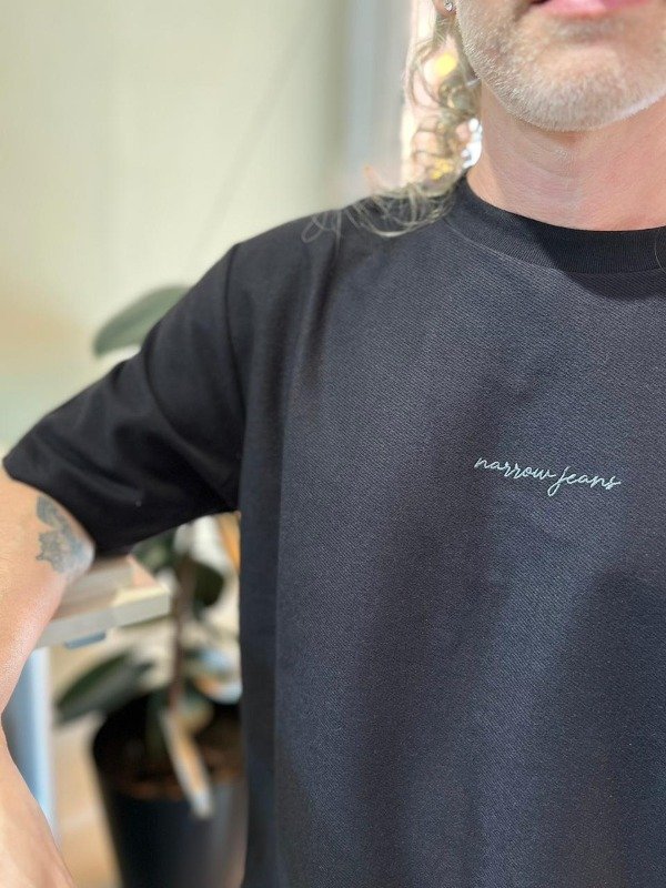 Producto - REMERA EMBROIDERI NEGRA