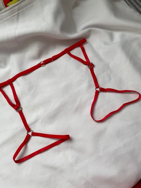 Producto - Liguero triángulo rojo