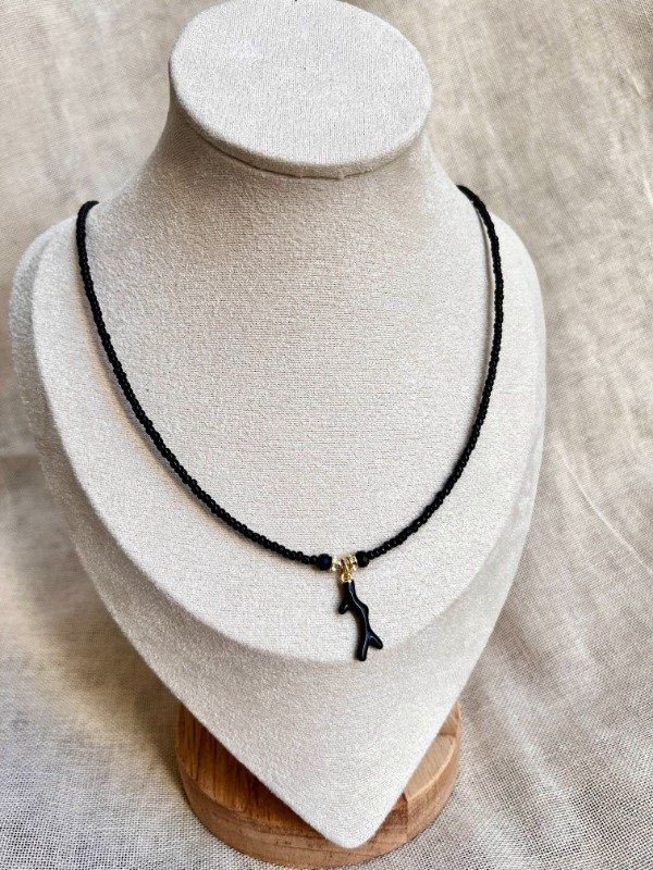 Producto - COLLAR CORAL NEGRO