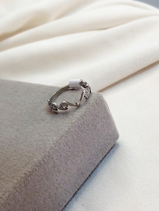 Producto - Anillo onditas y strass - Acero quirúrgico