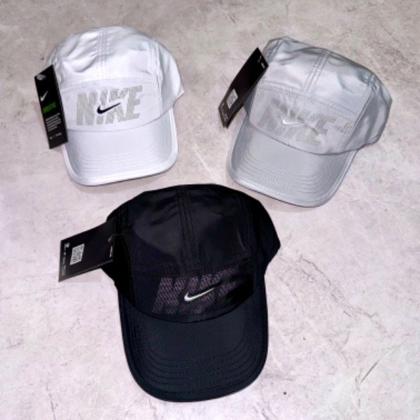Producto - NIKE V deportiva impermeable