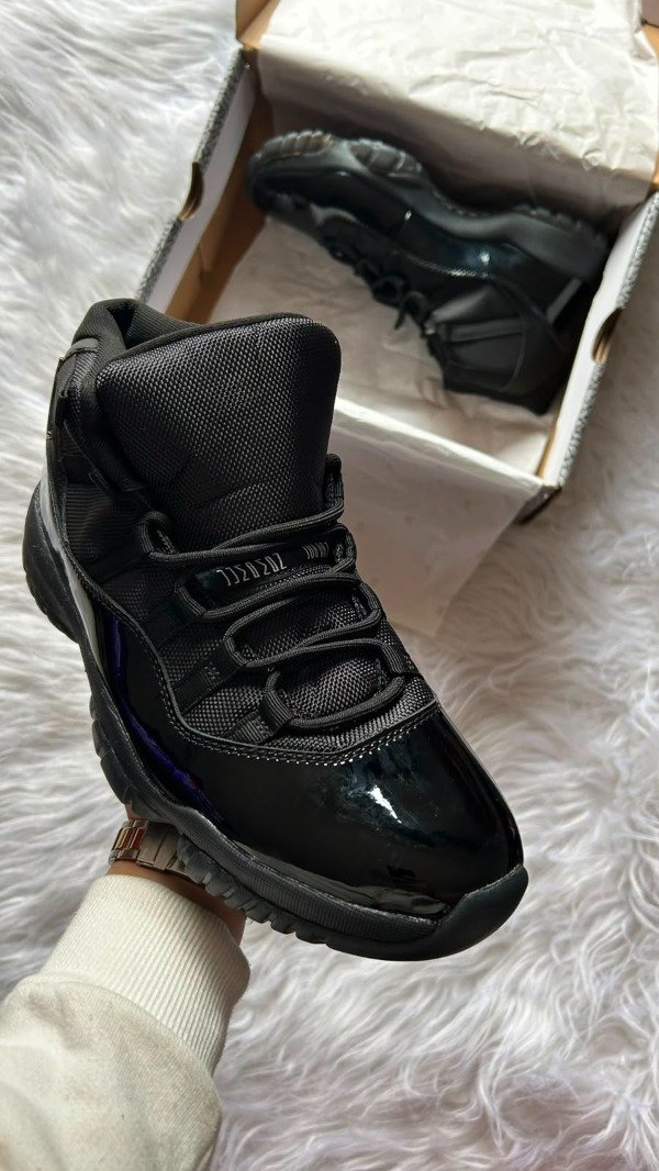 Producto - JORDAN RETRO 11 CAP AND GOWN - 1