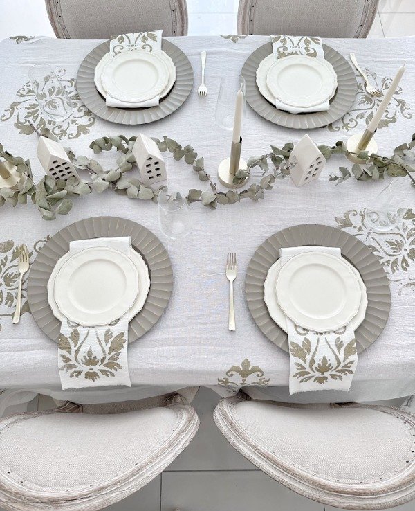 Producto - Mantel arabescos dorado