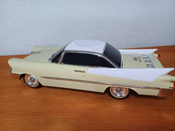 Producto - Parlante auto retro