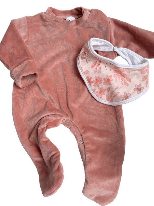 Producto - Enterito plush con bandana flores