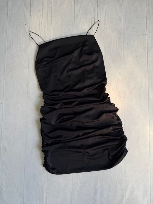 Producto - [7858] Vestido fruncido espalda cordon cruzado cola fruncida microfibra