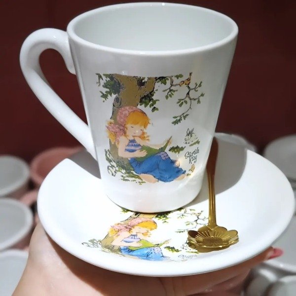 Producto - SET PLATO REDONDO+ TAZA SARAH KAY