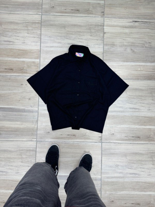 Producto - Camisa Boxy Fit ESSENCE Negra - 1