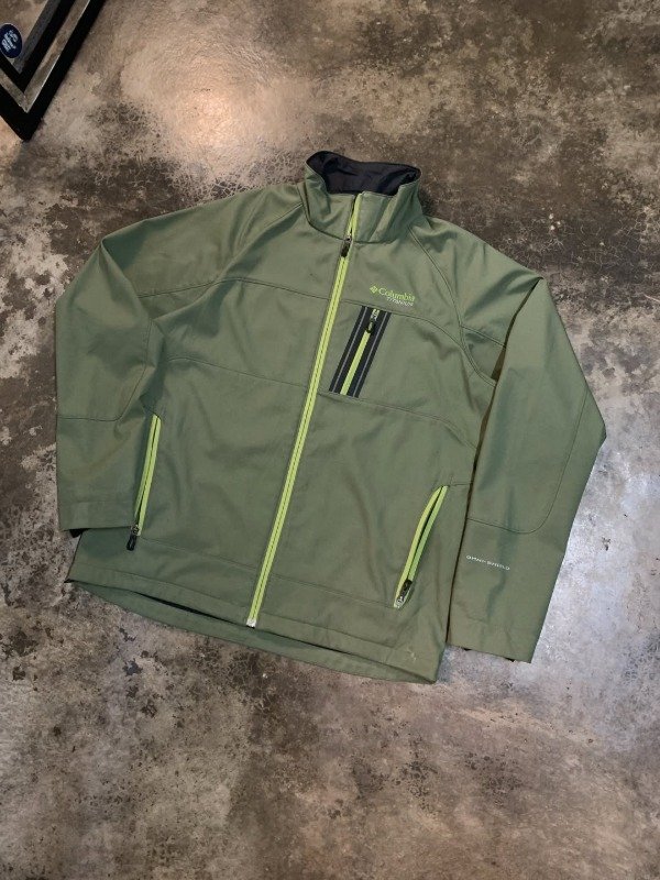 Producto - Columbia Softshell (L)